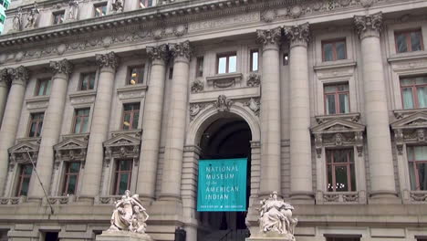 The-intersection-of-Wall-Street-and-Broad-Street-including-landmark-buildings-of-the-New-York-Stock-Exchange