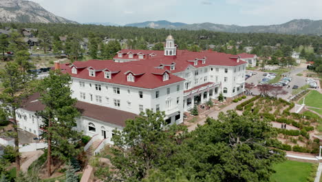 Stanley-Hotel-in-Estes-Park-Colorado-was-the-inspiration-for-the-Overlook-Hotel-from-the-Shining-and-was-used-in-the-TV-series