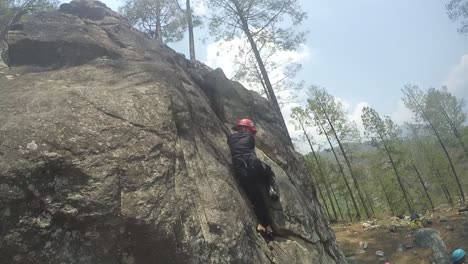 Rock-craft-by-a-trainee-of-Mountaineering-institute-situated-in-Himalayas,-Uttarakhand-India