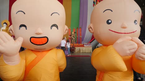 Traje-De-Animación-De-Monje-Asiático-Durante-El-Festival-De-Cumpleaños-De-Buda,-Brisbane,-2018