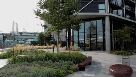 Front-of-Sainsbury's-building-in-London,-United-Kingdom