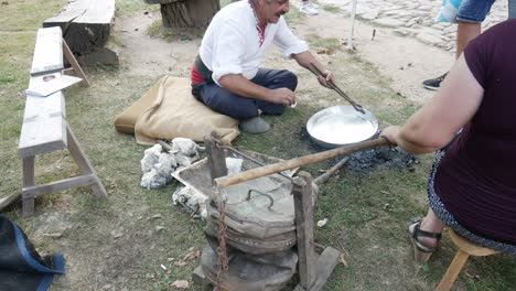 Estañar-Una-Cacerola-De-Cobre