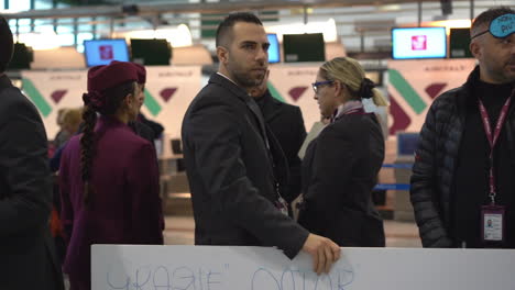 Air-Italy-Hostess-Stewards-Und-Piloten-Protestieren