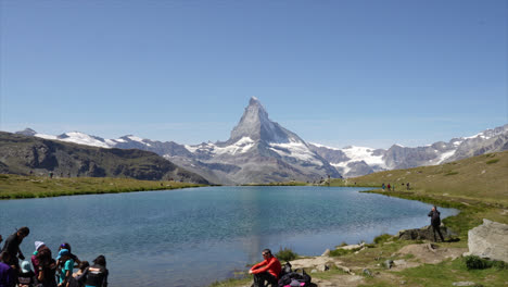 Zermatt-Schweiz,-Circa:-Zeitraffer-Matterhorn-Mit-Alpensee,-Stellisee-In-Zermatt,-Schweiz,-Europa