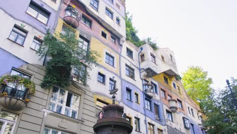 Hundertwasser-Village-In-Vienna,-Austria