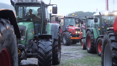 Agricultores-Protestan-En-La-Haya,-Holanda