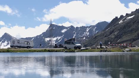 Aventura-De-Campamento-En-Nufenen-Pass-Suiza-Río-Ródano-Europa