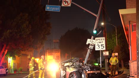 Accidente-Automovilístico-En-Poste-De-Tráfico