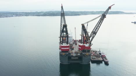 Heerema-Sleipnir-Halbtauchkranschiffsplattform-Im-Meer,-Luftbild