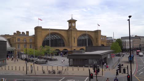 Kings-Cross-Station-Während-Der-Coronavirus-Pandemie-Im-Zentrum-Von-London,-Großbritannien