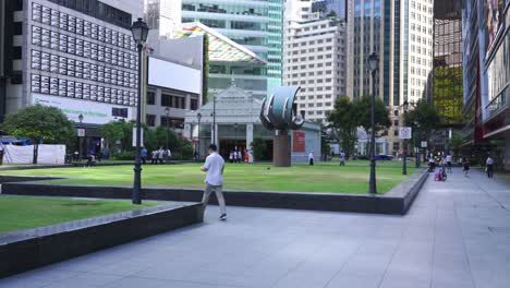 Leute-Gehen-Am-Cbd-Raffles-Place-Main-Plaza-Spazieren