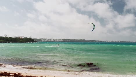 Kitesurf-En-Un-Día-Ventoso-En-Bermuda