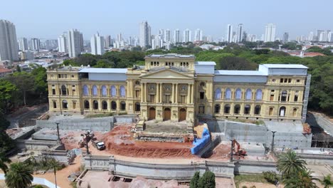 Tracking-shot-of-the-Ipiranga-museum-while-it-is-being-rebuilt