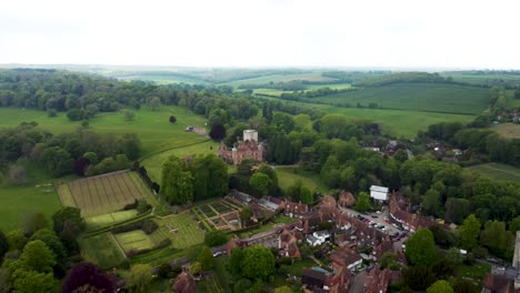 Panorámica-Lejos-Del-Castillo-De-Chilham-En-Kent