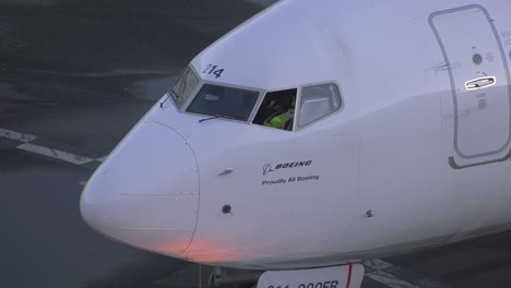 Boeing-737-Jet-Rückwärts-Aus-Gate