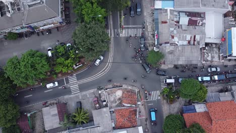 Punto-De-Vista-Desde-La-Intersección-De-Tráfico-Superior-Cuatro-Densidad-De-Tráfico