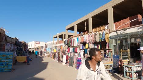 Menschen-Auf-Dem-Typischen-Markt-Von-Dahab-In-ägypten