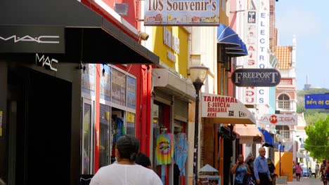 Colorful-store-fronts-in-the-shopping-district-of-Punda,-Willemstad,-on-the-Caribbean-island-of-Curacao