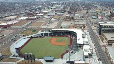 Amarillo,-Texas-Usa,-Vista-Aérea-Del-Estadio-Del-Parque-De-Béisbol-De-Hodgetown-En-El-Barrio-Del-Centro,-Tiro-Con-Drones