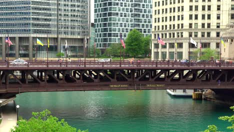 Blick-Auf-Den-Chicago-Riverwalk-Ca.-20.-Mai-2022