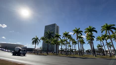 Die-Beiden-Türme-Des-Nationalkongresses,-Der-Abgeordnetenkammer-Und-Des-Senats-In-Brasilia,-Brasilien