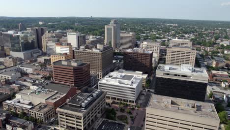 Vista-Aérea-Alrededor-Del-Centro-De-La-Ciudad-De-Wilmington,-Delaware,-Ee.uu.---órbita,-Disparo-De-Drones