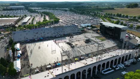 Fußballplatz-Als-Konzertort-Eingerichtet