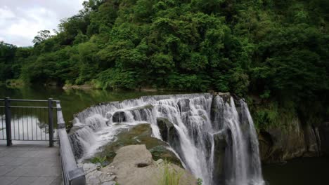 Cascada-Shifen,-Hermoso-Paisaje