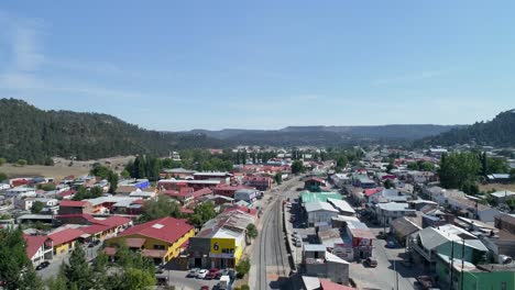 Luftaufnahme-Der-Morgendämmerung-Mit-Vollmond-In-Gatter,-Chihuahua,-Mexiko