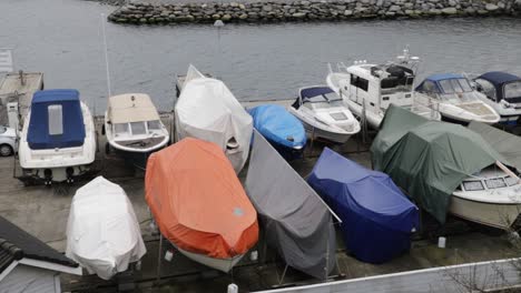 Port-of-of-Stavanger-Sunday-afternoon,-old-boats-in-a-sleepy-harbor