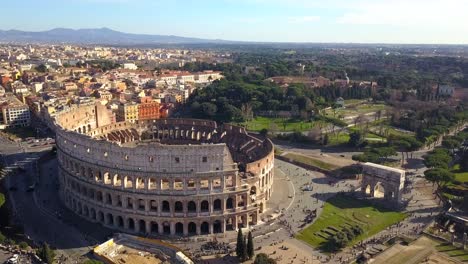 Vuelo-Recto-Hacia-El-Coliseo-Roma,-Italia