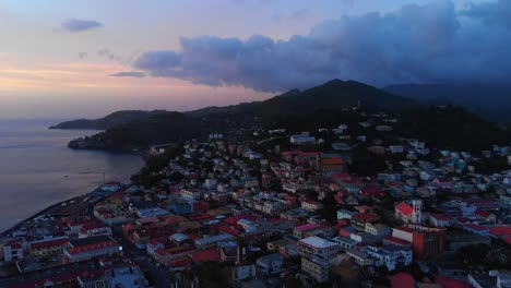 Puesta-De-Sol-En-El-Reloj-Y-El-Campanario-En-La-Isla-Caribeña-De-Granada