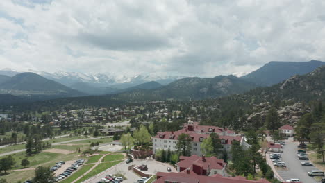 Das-Stanley-Hotel-In-Estes-Park-Colorado-War-Die-Inspiration-Für-Das-Oversight-Hotel-Von-The-Shining-Und-Wurde-In-Der-Fernsehserie-Verwendet