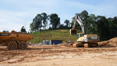 Trabajos-De-Movimiento-De-Tierras-En-Progreso