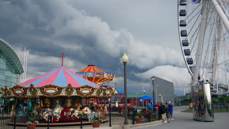 Chicago,-Usa,-Vereinigte-Staaten,-Navy-Pier,-Touristische-Lage,-Vergnügungspark,-Karussell-fahrgeschäft-Drehen,-Karussell,-Riesenrad