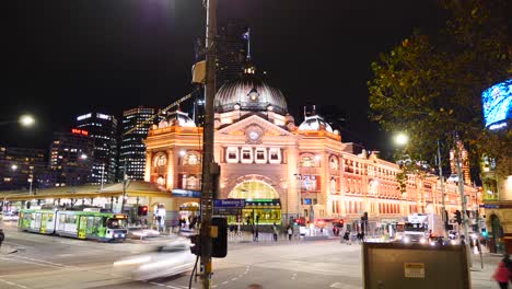 Timelapse-De-La-Noche-De-La-Estación-De-Flinder,-Melbourne