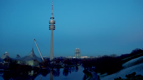 Timelapse-De-Munich-Olympiapark-Durante-El-Anochecer-De-La-Tarde