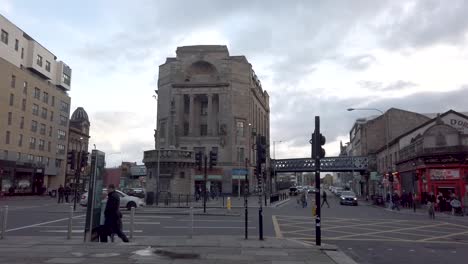 Ein-Zeitraffer-Einer-Belebten-Straßenszene-In-Glasgow