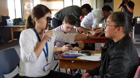 Auckland-New-Zealand-Opticians-checking-the-eye-sight-of-school-children-in-primary-school