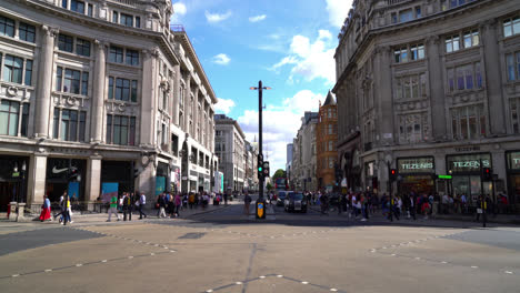 London-England,-circa-:-shopping-area-at-Oxford-Circus-in-London,-UK