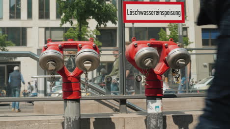 Hidrantes-De-Incendios-Por-La-Entrada-Subterránea-De-Berlín