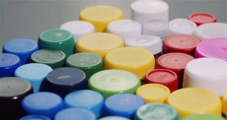 Pocas-Tapas-De-Botellas-De-Plástico-Industria-De-Reciclaje-De-Procesamiento-De-Plástico-3
