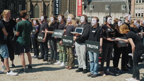 Demonstranten-Gegen-Tierquälerei