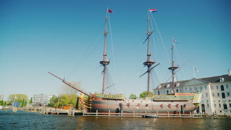 Nachbau-Schlachtschiff-Amsterdam