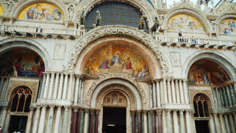 St-Marco-Basilika-Mit-Pferdestatuen-Venedig