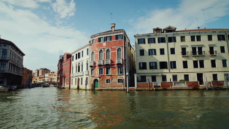 Venice-Palazzos-and-Canal