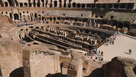 Dentro-Del-Coliseo-En-Roma