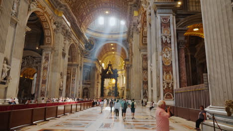 Interior-De-La-Catedral-Del-Vaticano-San-Pedro