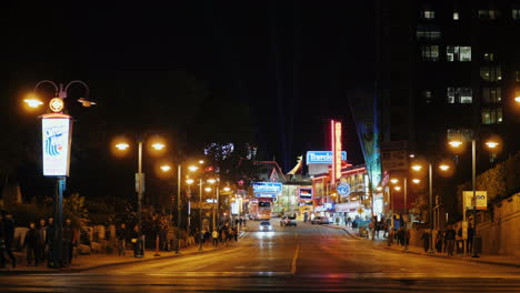 Clifton-Hill-by-Niagara-Falls-at-Night