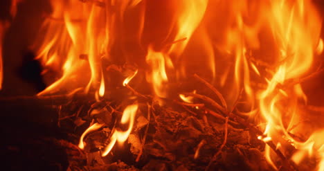 Feuerflamme,-Die-Zu-Hause-Ein-Lagerfeuer-Oder-Einen-Kamin-Brennt